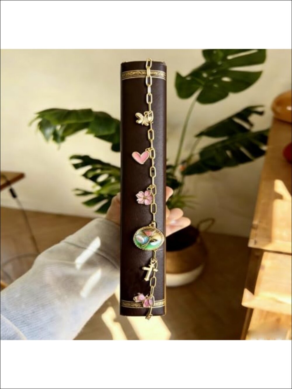 Bible Charm Chain 19.7 Inch Metal Alloy Enamel Faith Accessory Bookmark
